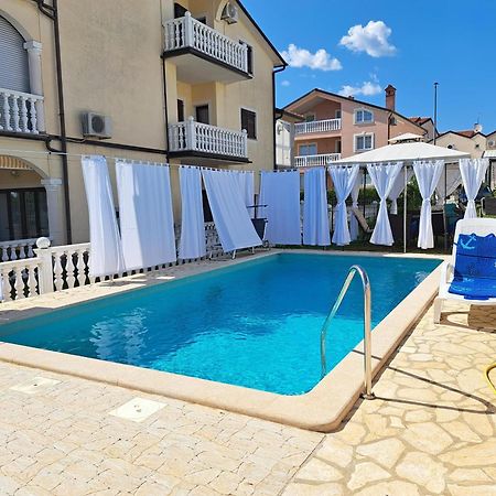 Casa Antonio With Swimming Pool Apartment Novigrad  Exterior photo