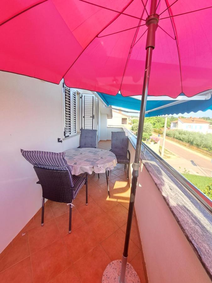 Casa Antonio With Swimming Pool Apartment Novigrad  Exterior photo